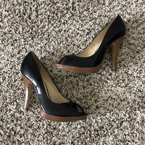 X-appeal peep toe heels
